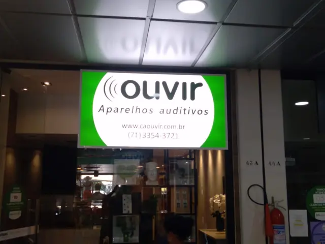 Ouvir · identificação luminosa