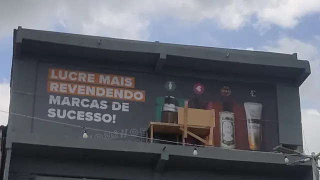 Comunicação de fachada