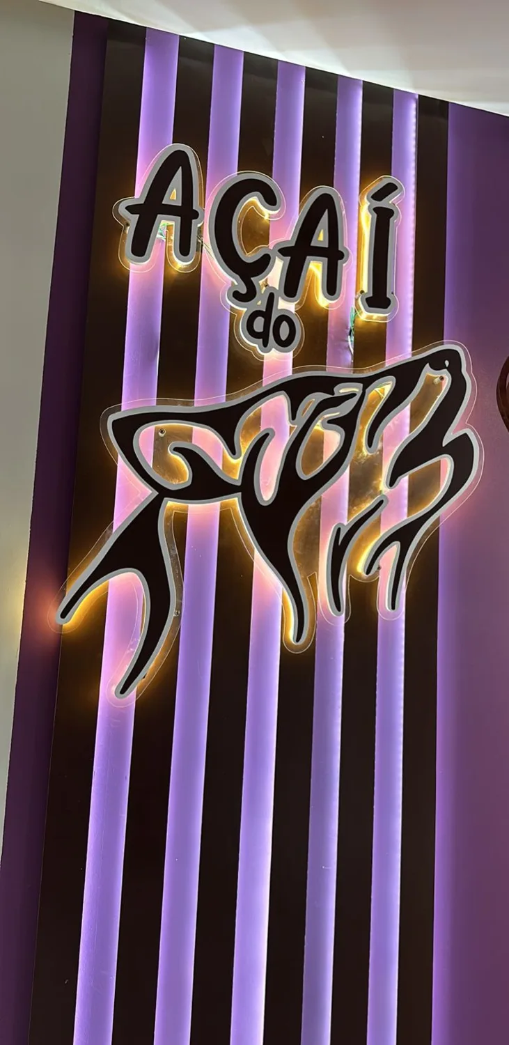 Açaí do Lobão · letreiro interno iluminado